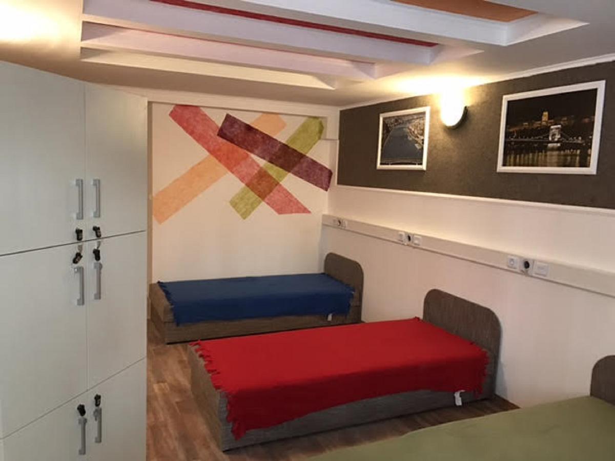 Opera Hostel Budapest Ngoại thất bức ảnh