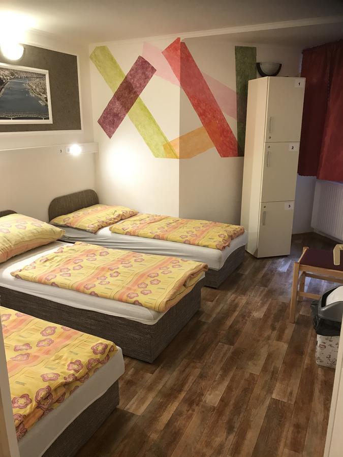 Opera Hostel Budapest Ngoại thất bức ảnh