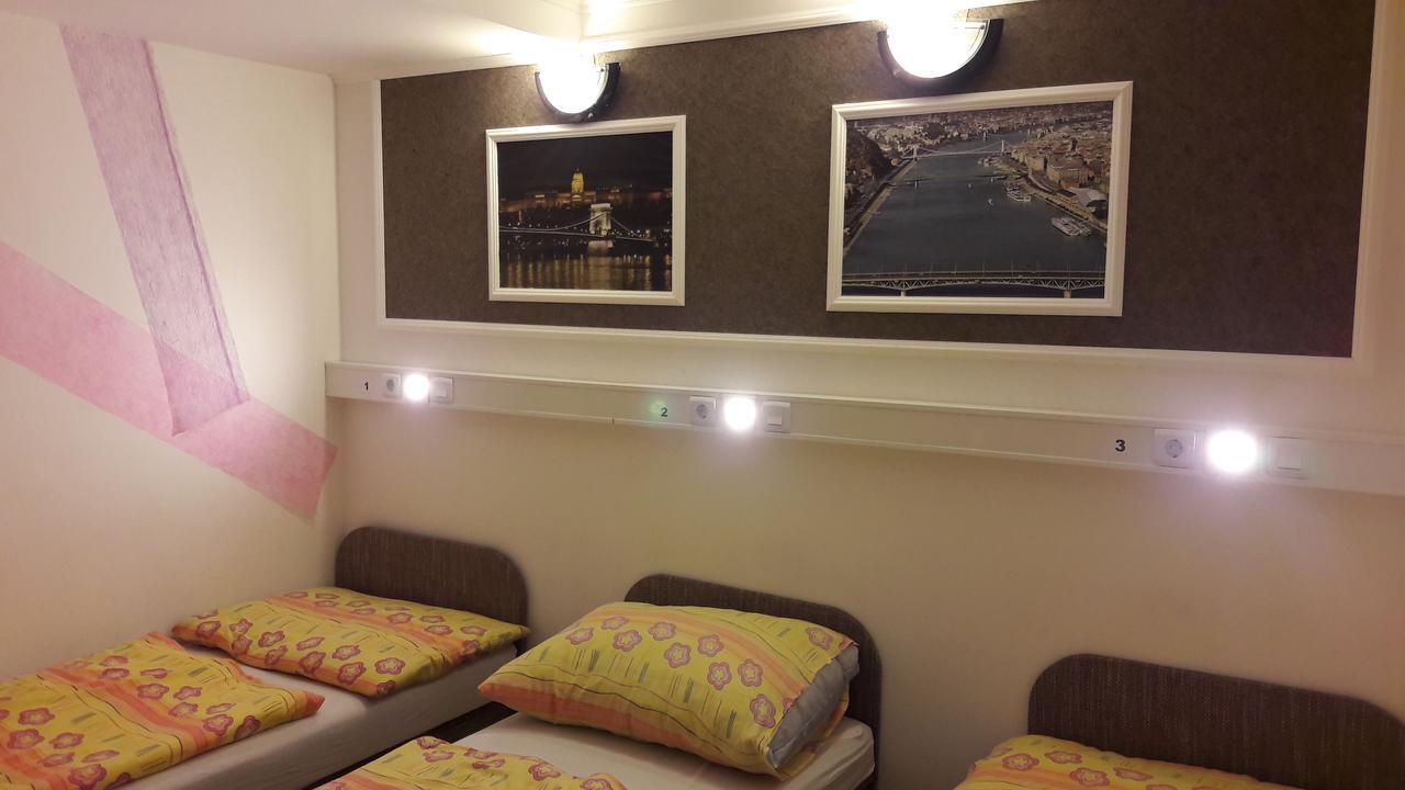 Opera Hostel Budapest Ngoại thất bức ảnh