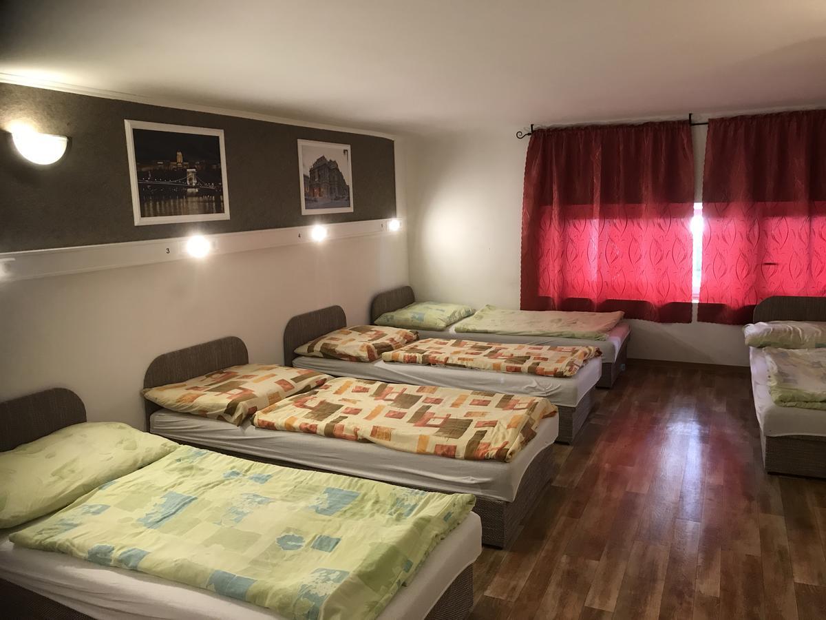 Opera Hostel Budapest Ngoại thất bức ảnh