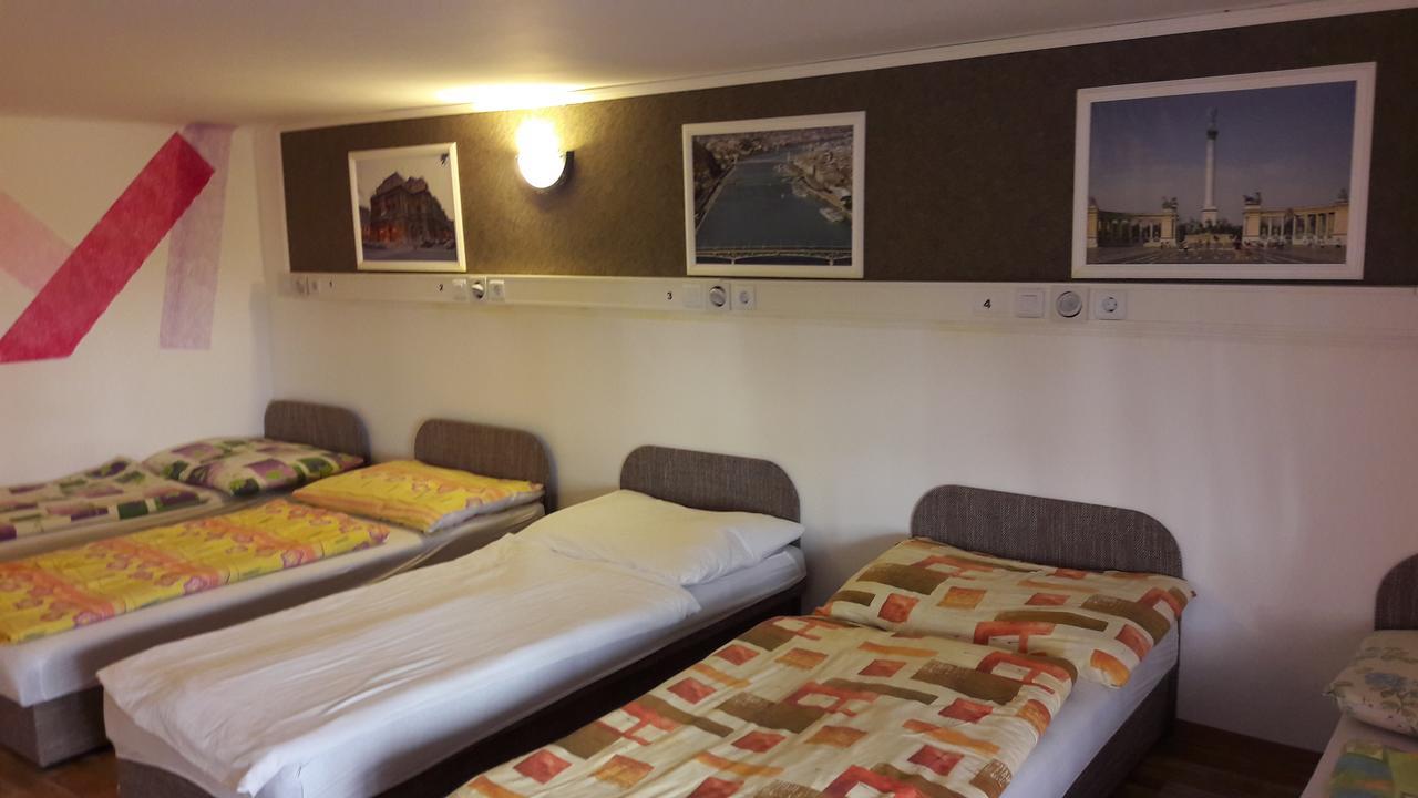 Opera Hostel Budapest Ngoại thất bức ảnh