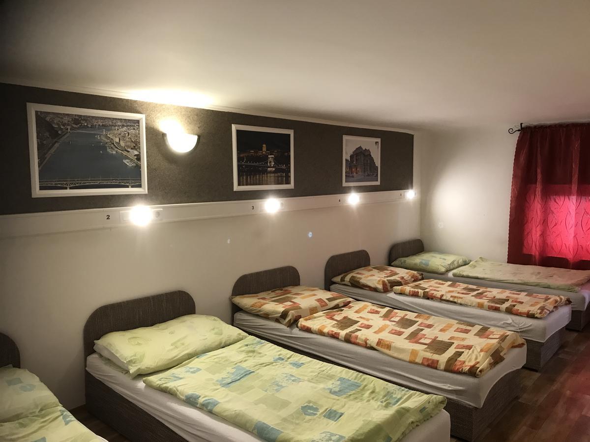Opera Hostel Budapest Ngoại thất bức ảnh