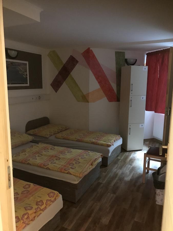 Opera Hostel Budapest Ngoại thất bức ảnh