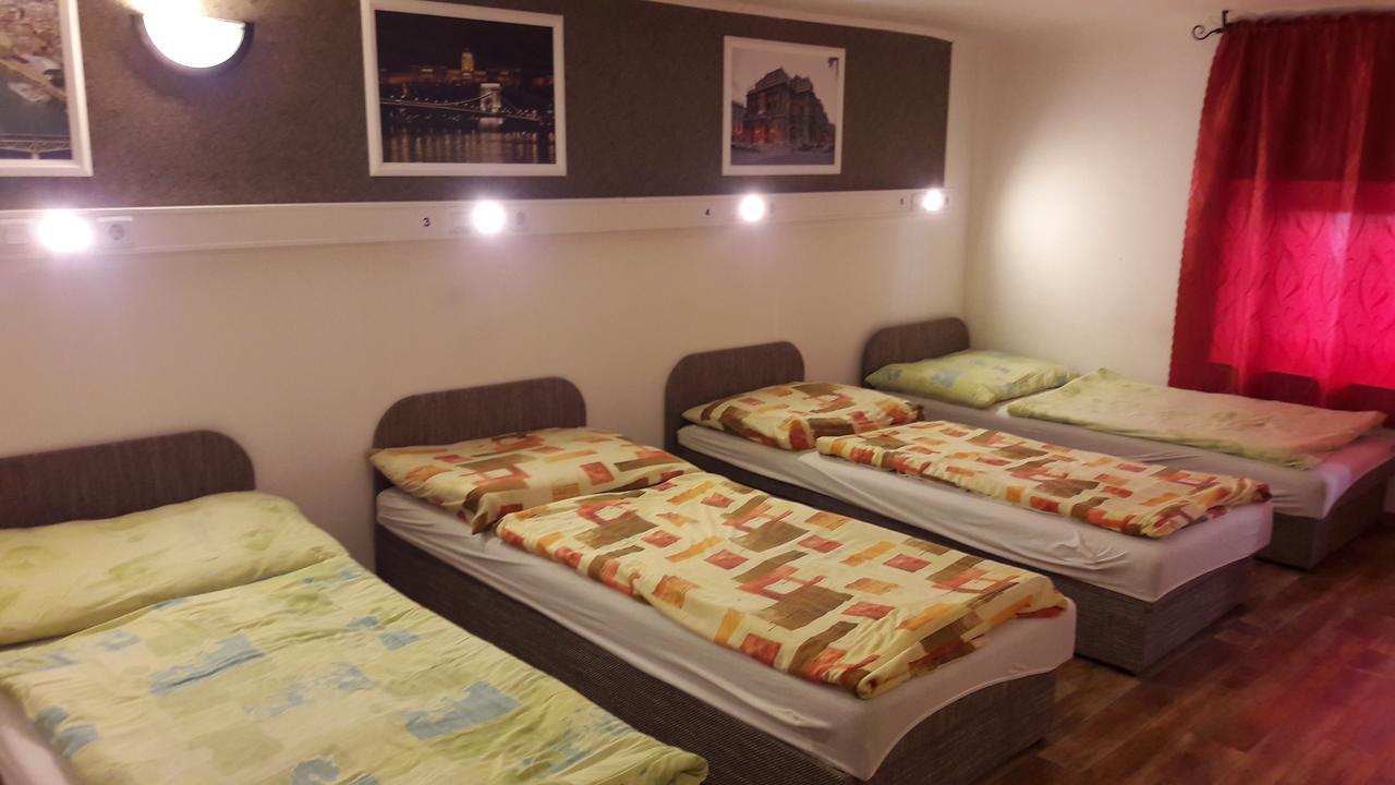 Opera Hostel Budapest Ngoại thất bức ảnh