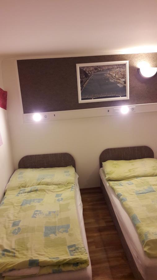Opera Hostel Budapest Ngoại thất bức ảnh
