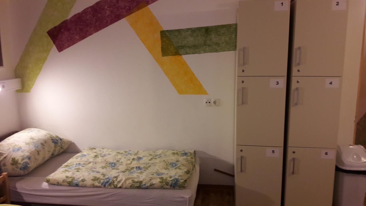 Opera Hostel Budapest Ngoại thất bức ảnh