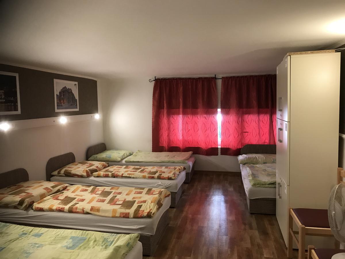 Opera Hostel Budapest Ngoại thất bức ảnh